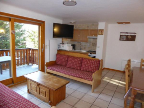 Chalet spacieux avec terrasse, proche commerces et télécabine, garage et parking inclus - FR-1-464-37